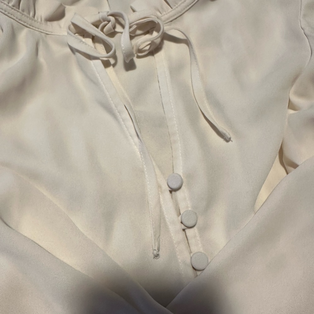 LOFT Cream Ruffled Blouse - Picture 4 of 5